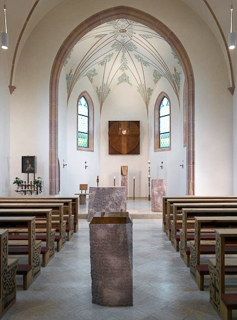 Innenraumgestaltung Pfarrkirche Siebeneich 2006
